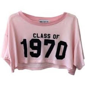 📦MOVING SALE wildfox cropped tee peach 🍑 class of 1970